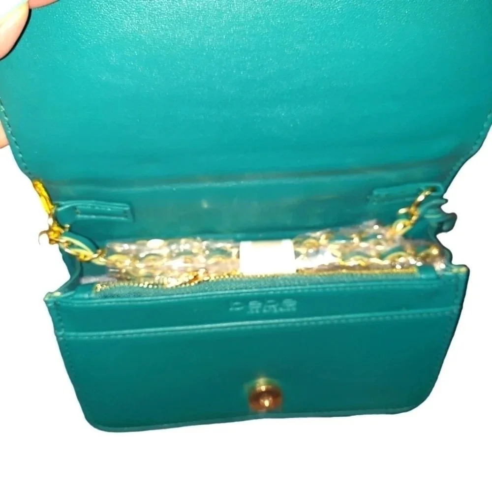 Bebe Chica Flap Quilted Crossbody NWT - Picture 3 of 4